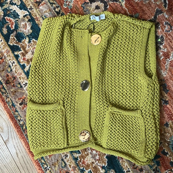 Zara Green Knit Vest - Picture 2 of 4